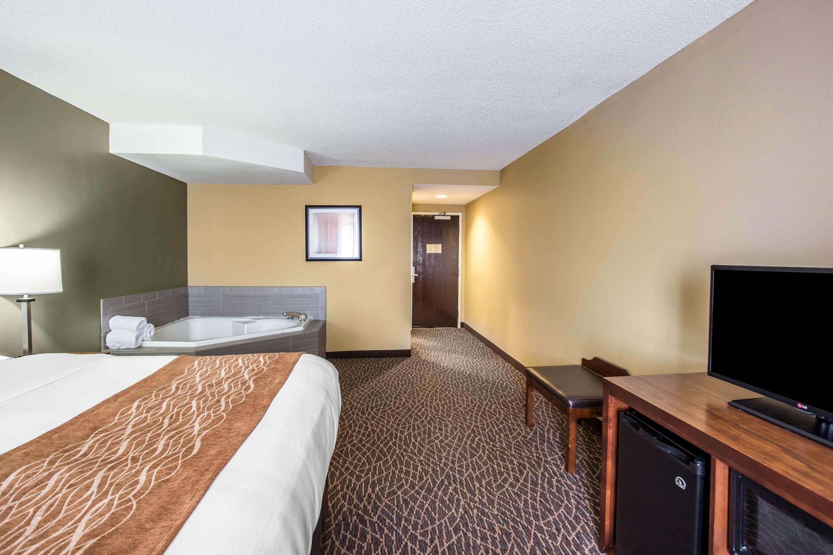 Spark By Hilton Hotel 2*