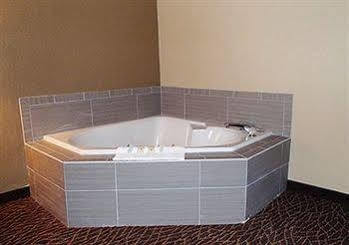 Spark By Hilton Kannapolis